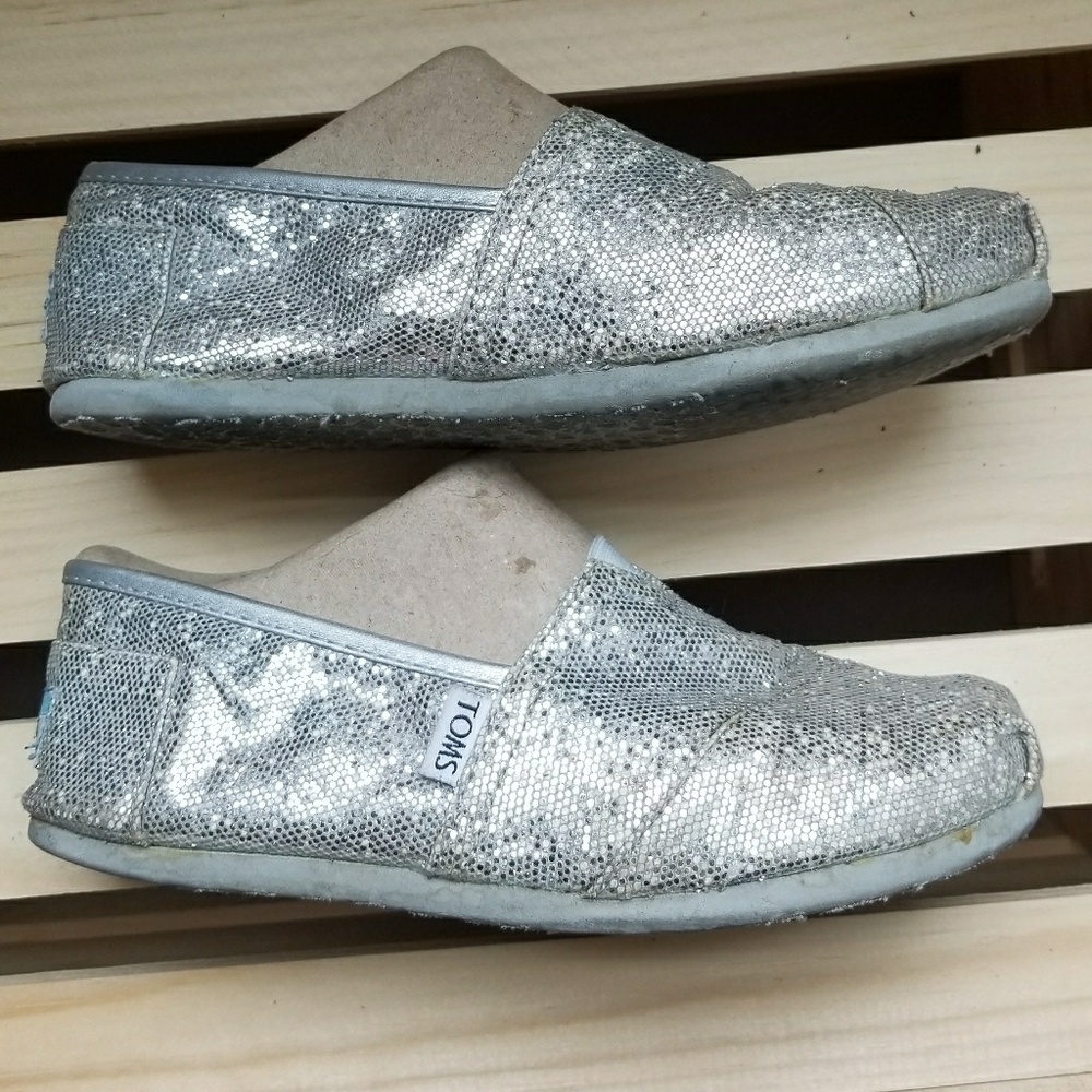 Toms